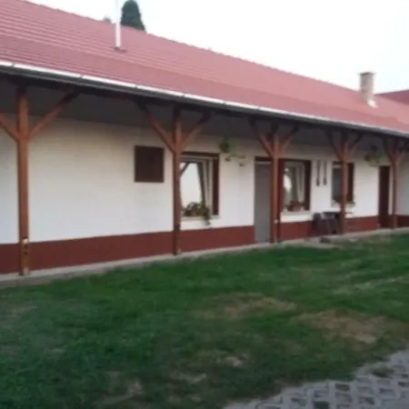 Szandi Vendeghaz *